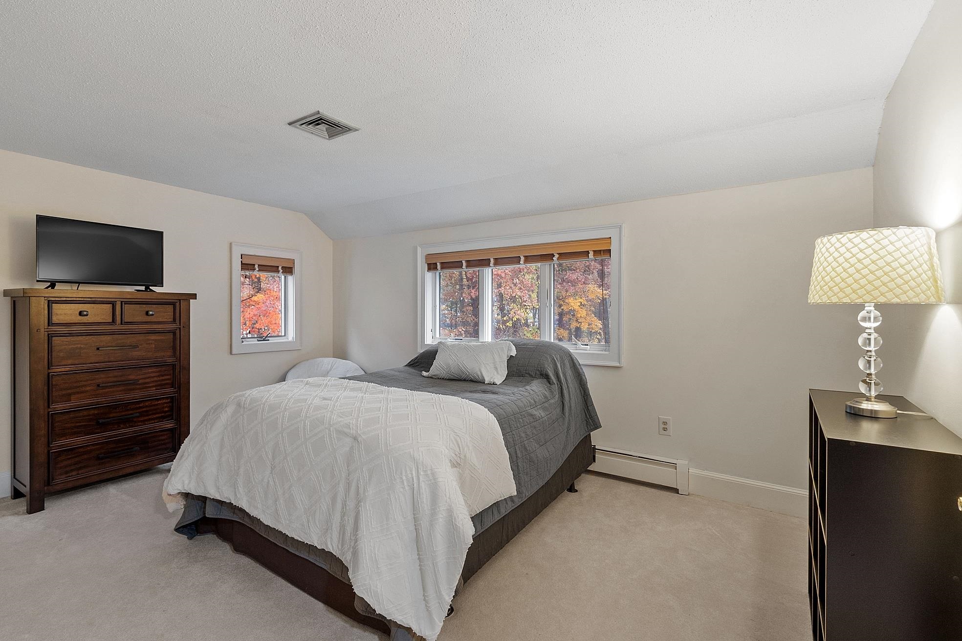 23 Hawthorne Road Windham, NH 03087 - Photo 23 of 59