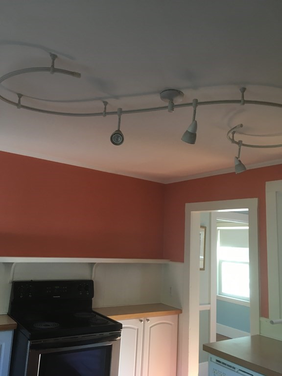 136 Topsfield Road Ipswich, MA 01938 - Photo 17 of 28