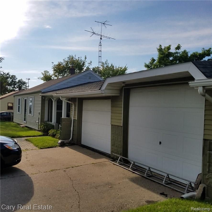 1083 Brown Road Lake Orion, MI 48359 - Photo 6 of 7 20160817_183007.jpg