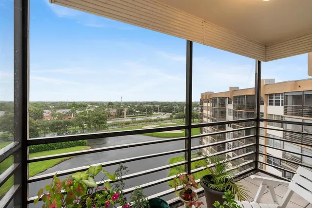 $167,000 | 1200 St Charles Place, Unit PH21, Pembroke Pines, FL 33026