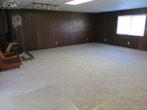 6475 Linden Road Swartz Creek, MI 48473 - Photo 8 of 25 20421950-7.JPG
