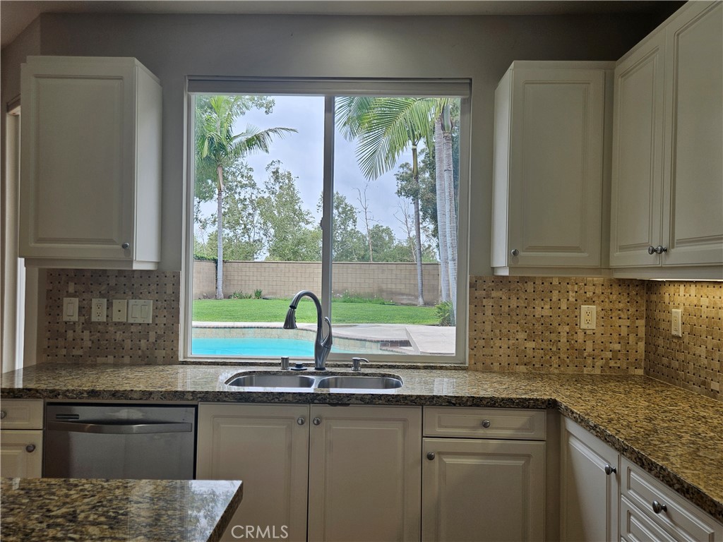 21 Solstice Irvine, CA 92602 - Photo 6 of 17