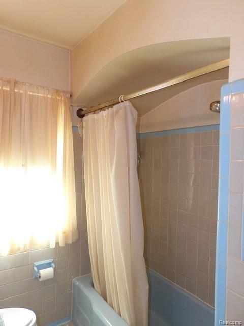 9681 Allen Road Allen Park, MI 48101 - Photo 42 of 65 41. CERAMIC TILE IN SHOWER ABOVE TUB + ARCHED CEILING!