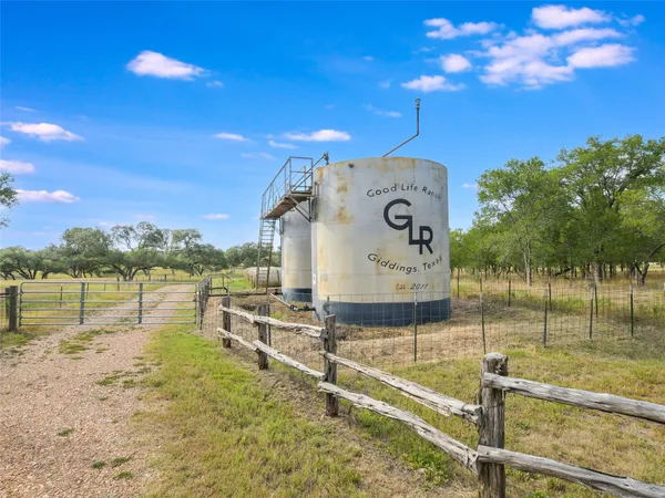 $2,300,000 | 762 Karisch Road, Smithville, TX 78957