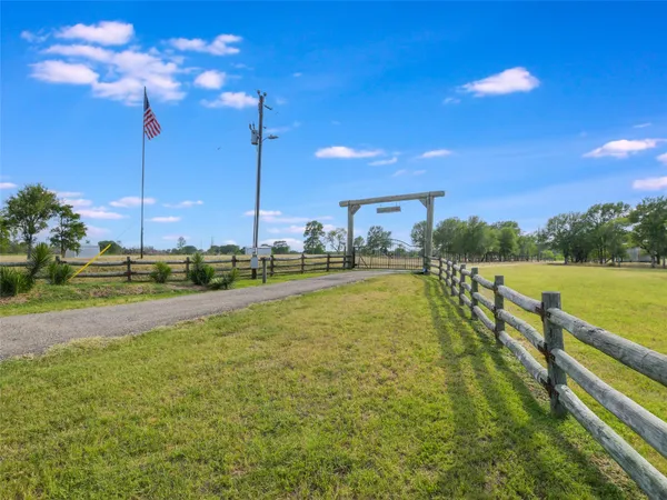 $2,300,000 | 762 Karisch Road, Smithville, TX 78957