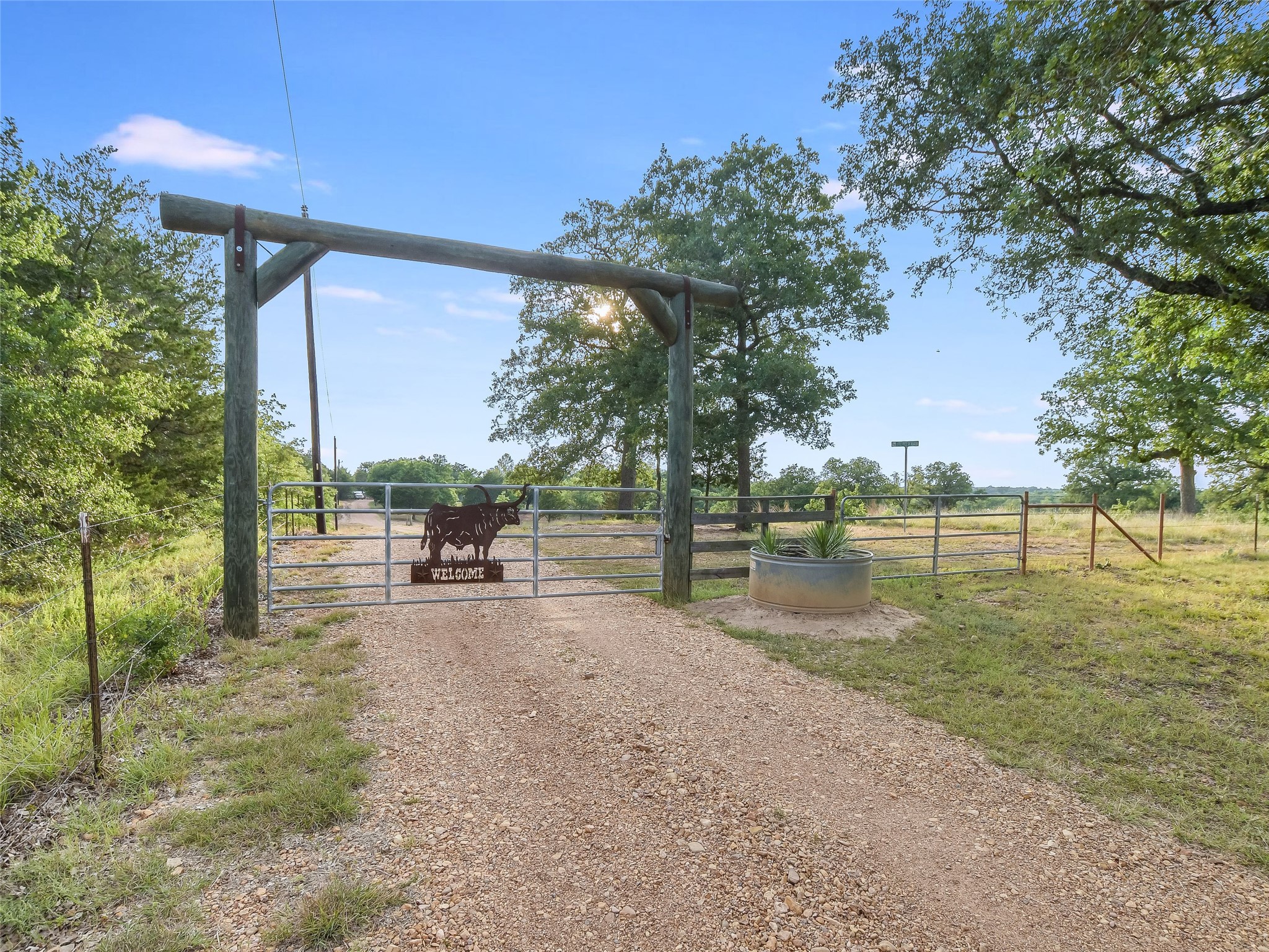 762 Karisch Road Smithville, TX 78957 - Photo 5 of 40