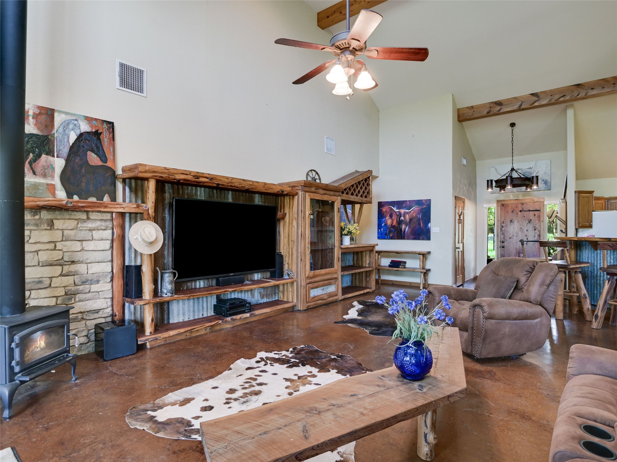 762 Karisch Road Smithville, TX 78957 - Photo 10 of 40 a living room with furniture and a flat screen tv