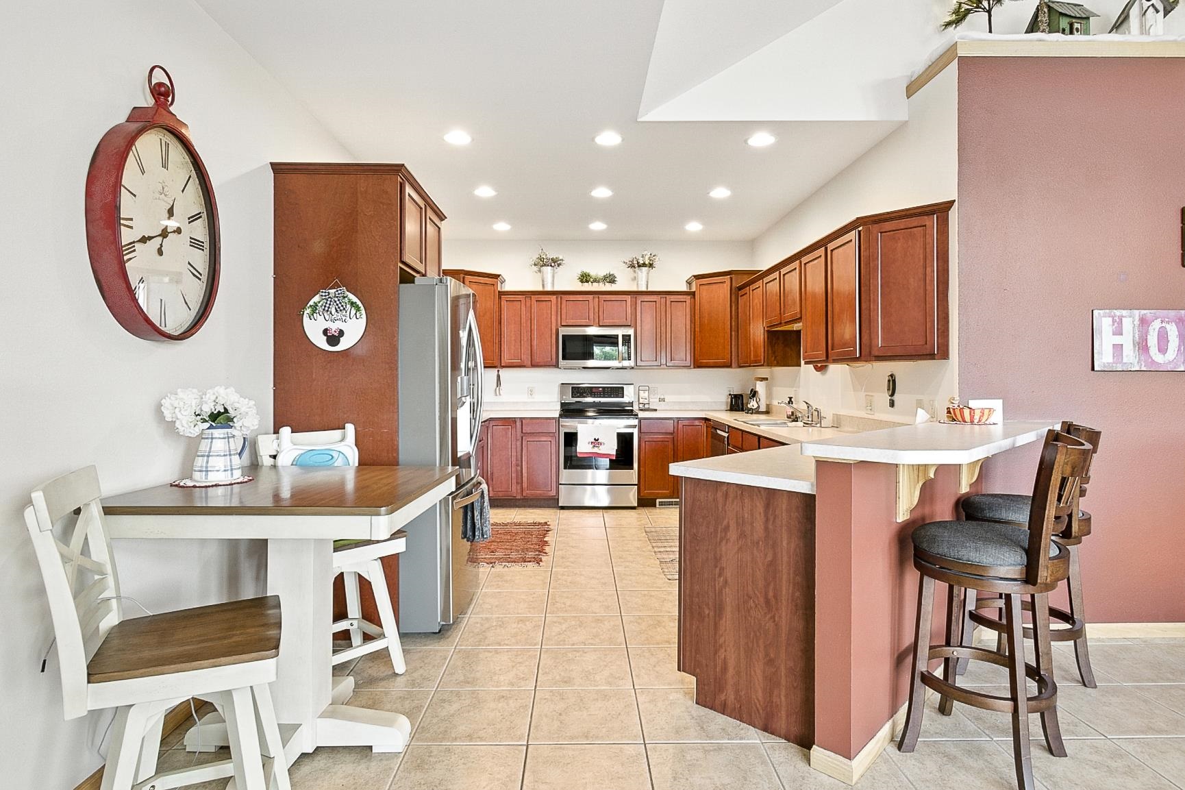 711 Cherokee Path Lake Mills, WI 53551 - Photo 5 of 22