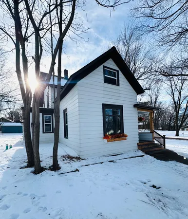 $184,000 | 226 West Wyoming Street, Redwood Falls, MN 56283