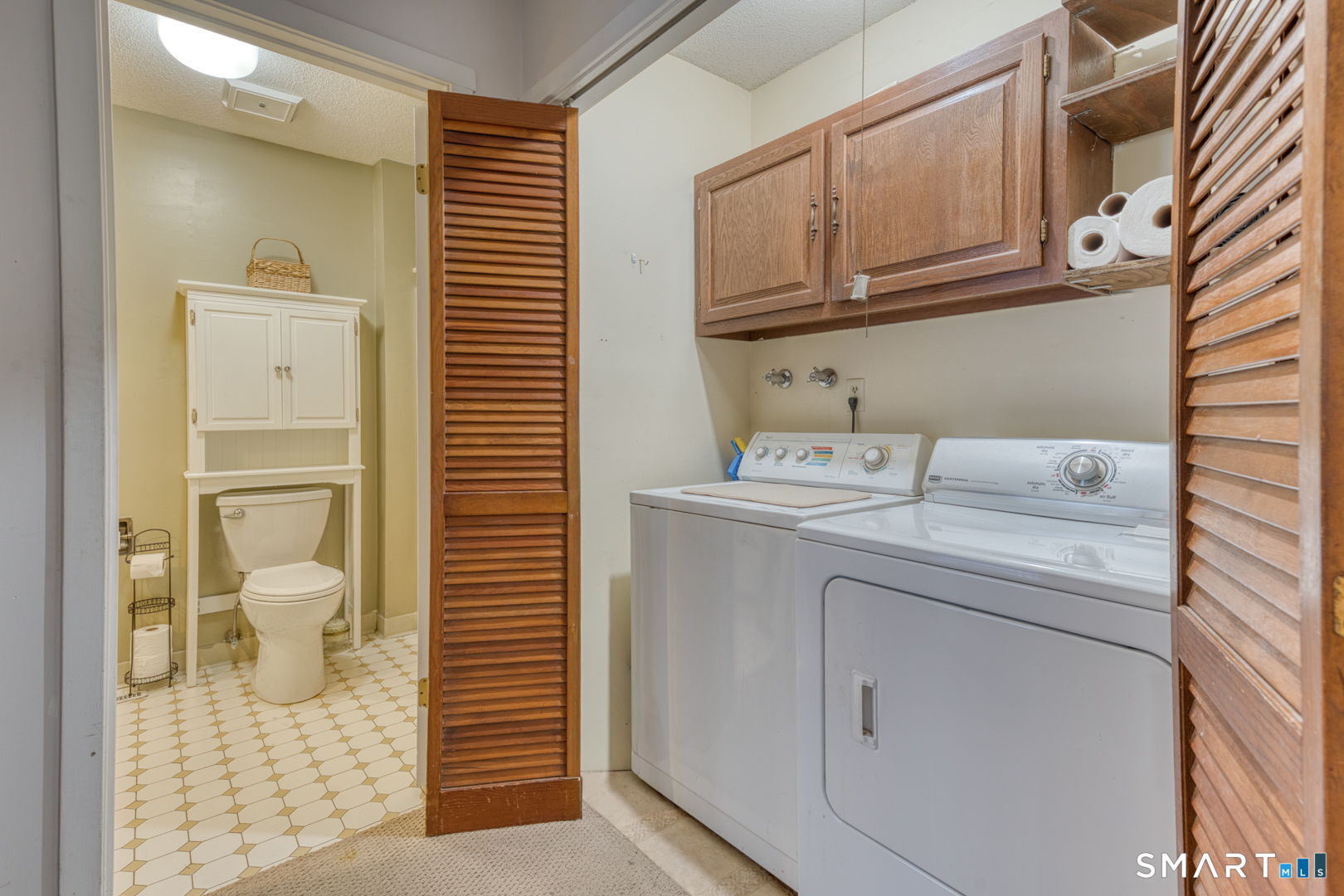 40 Hickory Hill Road, Unit 40 Southington, CT 06489 - Photo 23 of 35 a utility room with dryer and washer