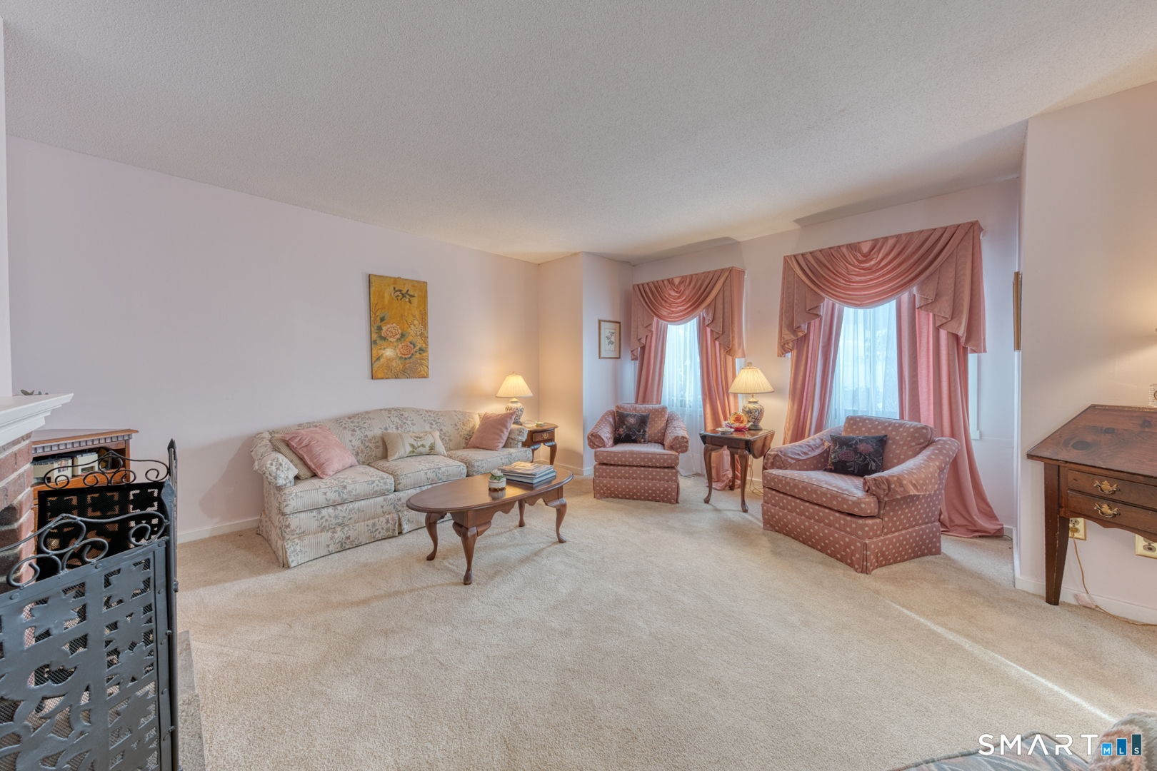 40 Hickory Hill Road, Unit 40 Southington, CT 06489 - Photo 5 of 35 a living room with furniture and a large window