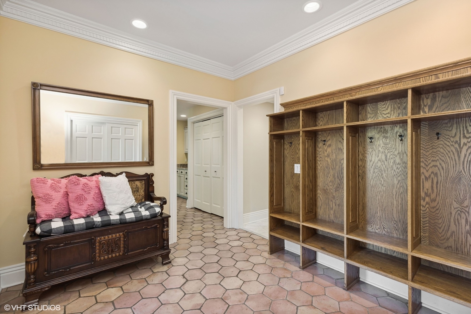 475 West Deerpath Road Lake Forest, IL 60045 - Photo 15 of 35 a room with furniture