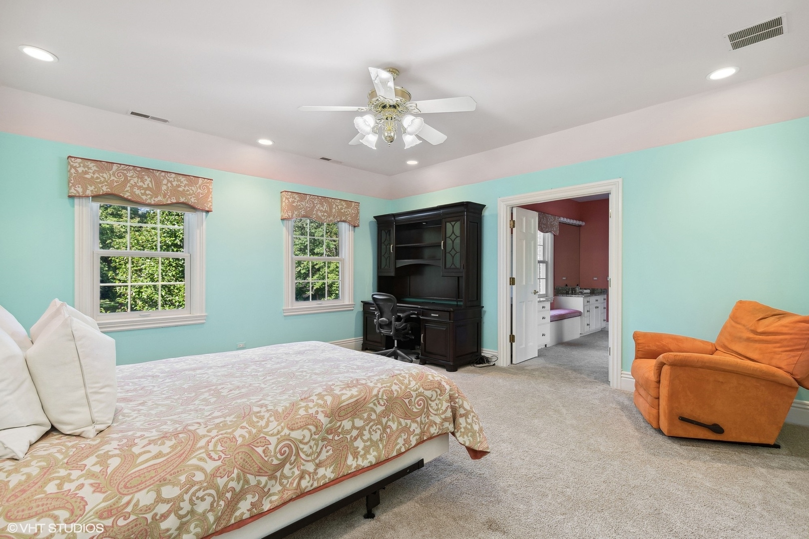 475 West Deerpath Road Lake Forest, IL 60045 - Photo 21 of 35 a bedroom with a bed and a television