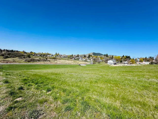 $523,000 | 435 South Skyline Street, Tekoa, WA 99033