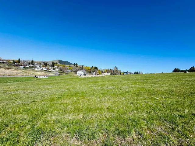 $523,000 | 435 South Skyline Street, Tekoa, WA 99033