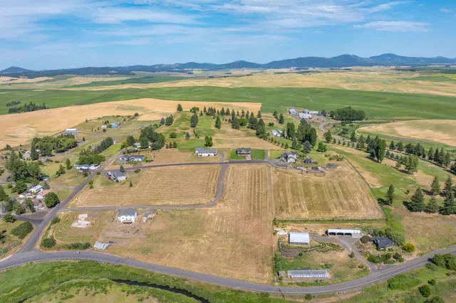 $523,000 | 435 South Skyline Street, Tekoa, WA 99033