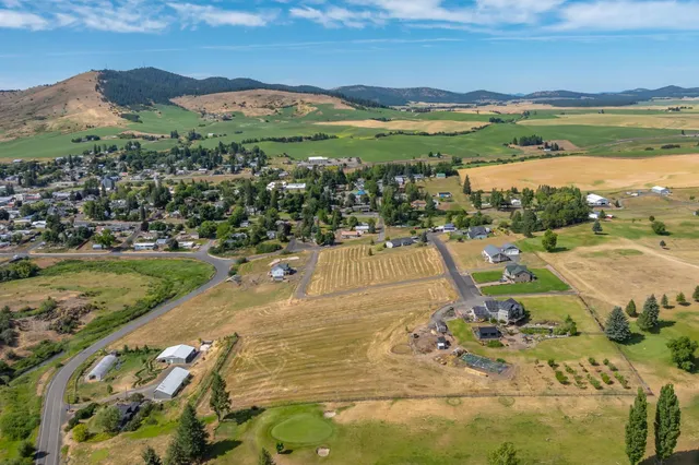 $523,000 | 435 South Skyline Street, Tekoa, WA 99033