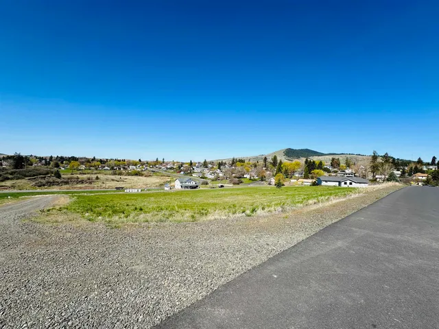 $523,000 | 435 South Skyline Street, Tekoa, WA 99033