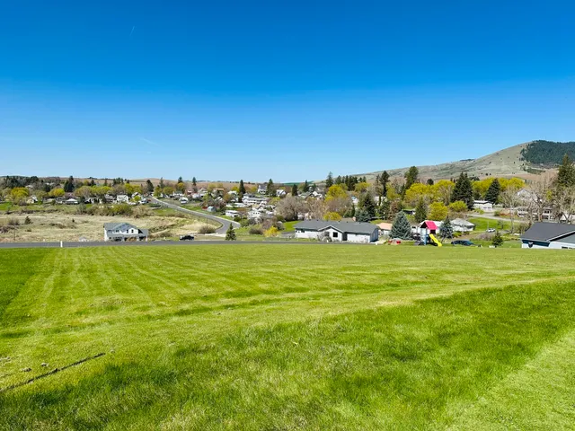 $523,000 | 435 South Skyline Street, Tekoa, WA 99033
