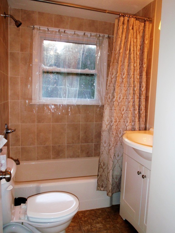 167 Bailey Road Holden, MA 01520 - Photo 12 of 15 Gallery Image 12