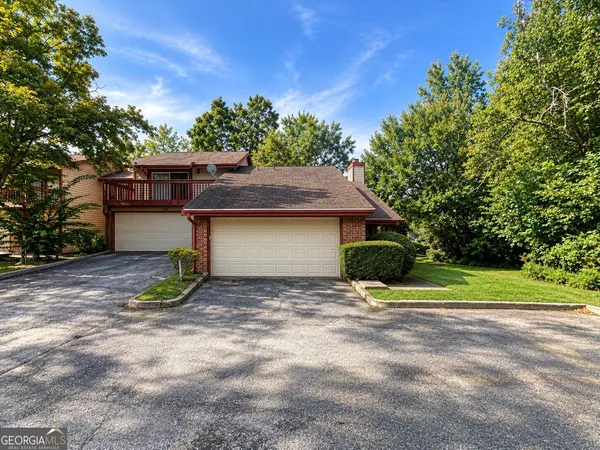 $110,880 | 1086 Village Road, Stone Mountain, GA 30088