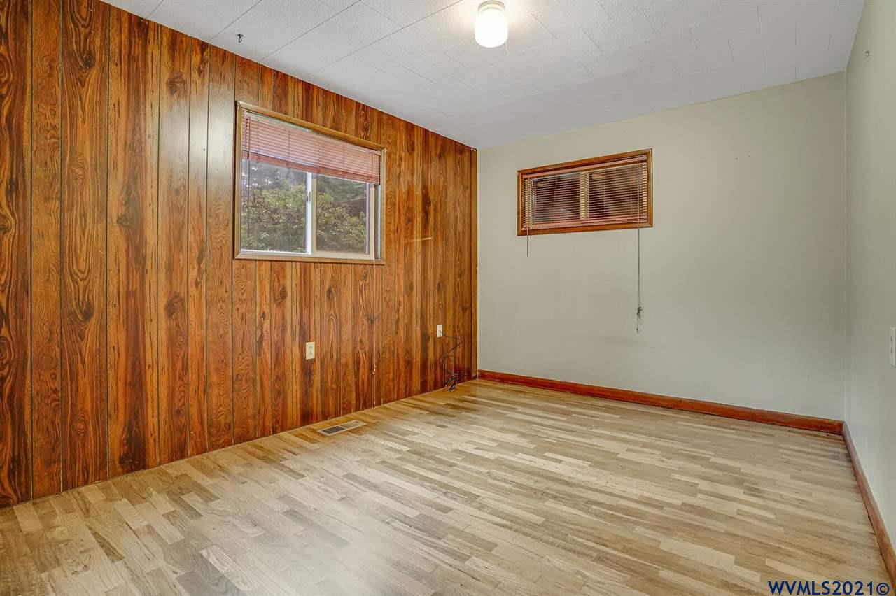 31070 Berlin Road Lebanon, OR 97355 - Photo 16 of 41
