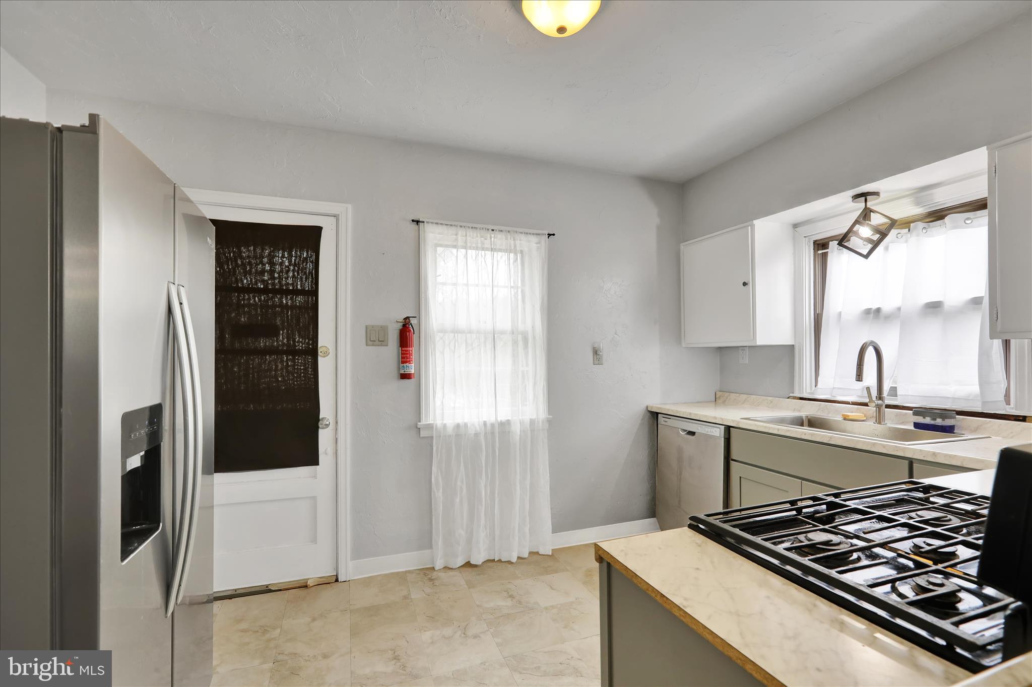 1815 Holly Road Reading, PA 19602 - Photo 11 of 20 360_3726