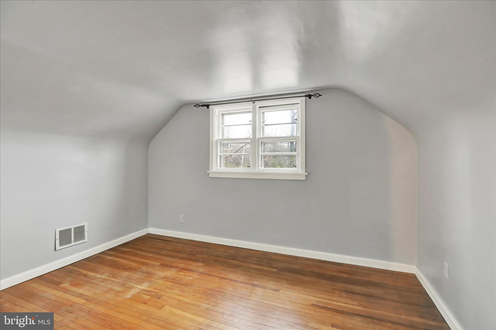 1815 Holly Road Reading, PA 19602 - Photo 14 of 20 360_3741