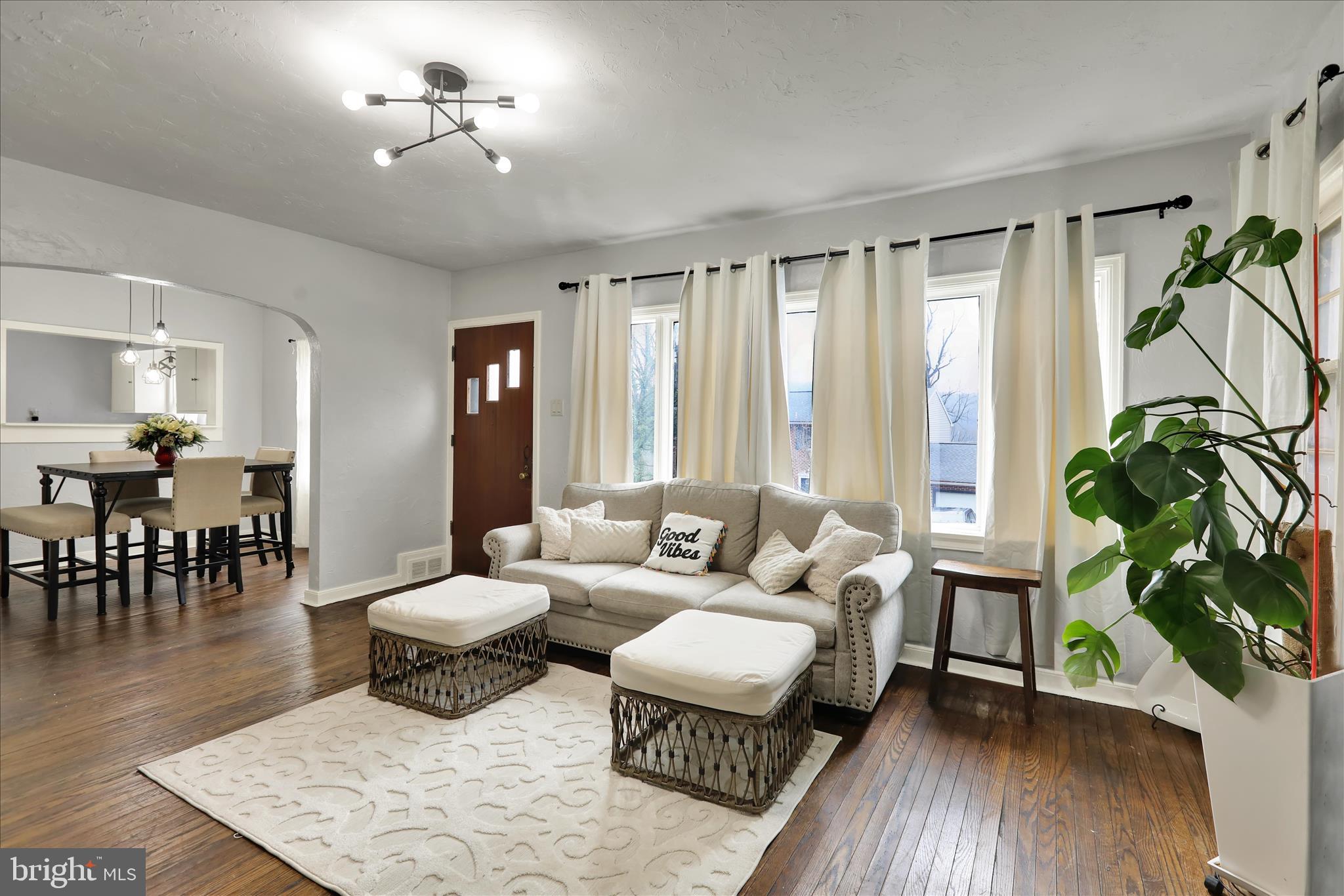 1815 Holly Road Reading, PA 19602 - Photo 5 of 20 360_3696