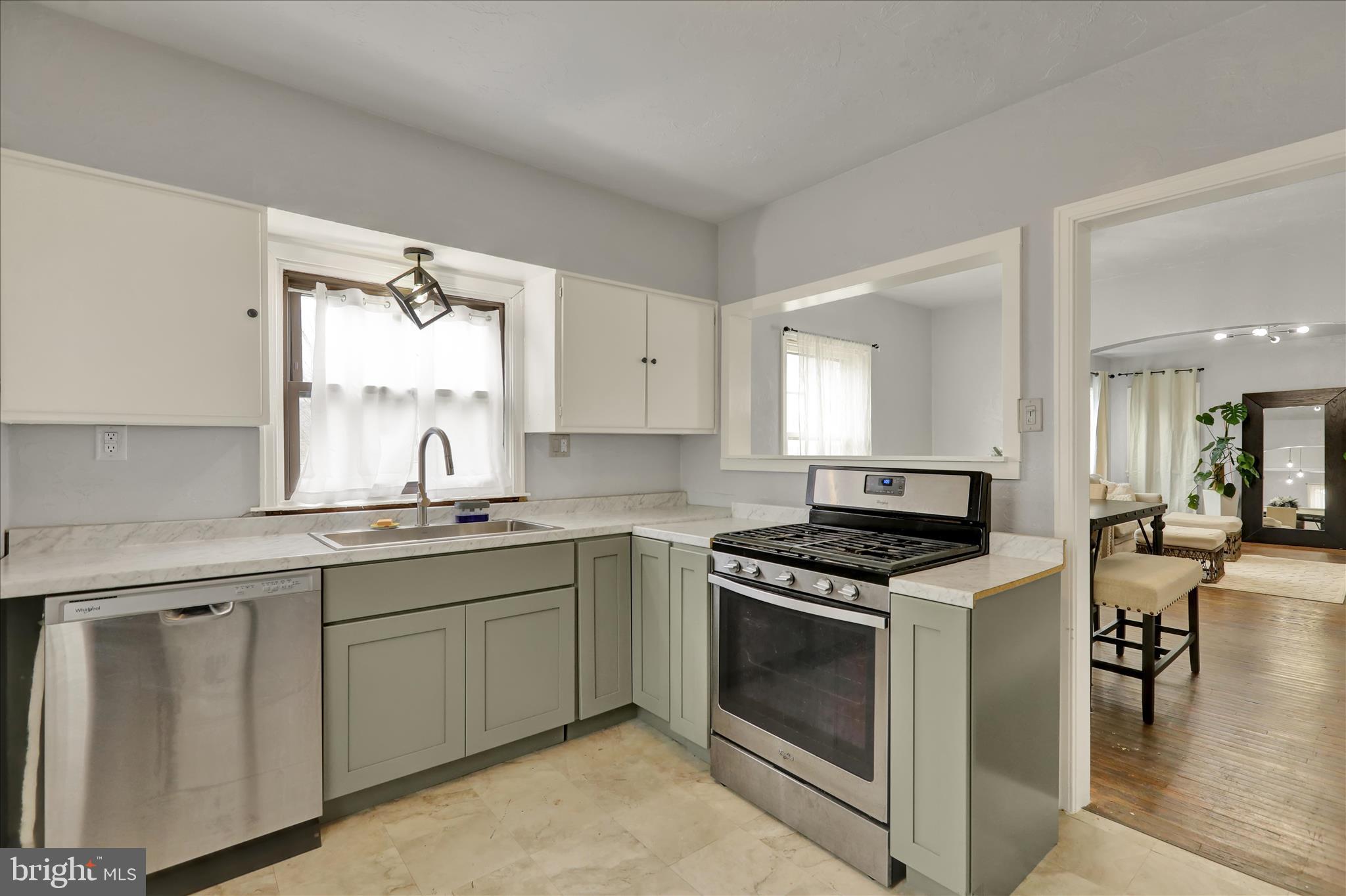 1815 Holly Road Reading, PA 19602 - Photo 10 of 20 360_3721