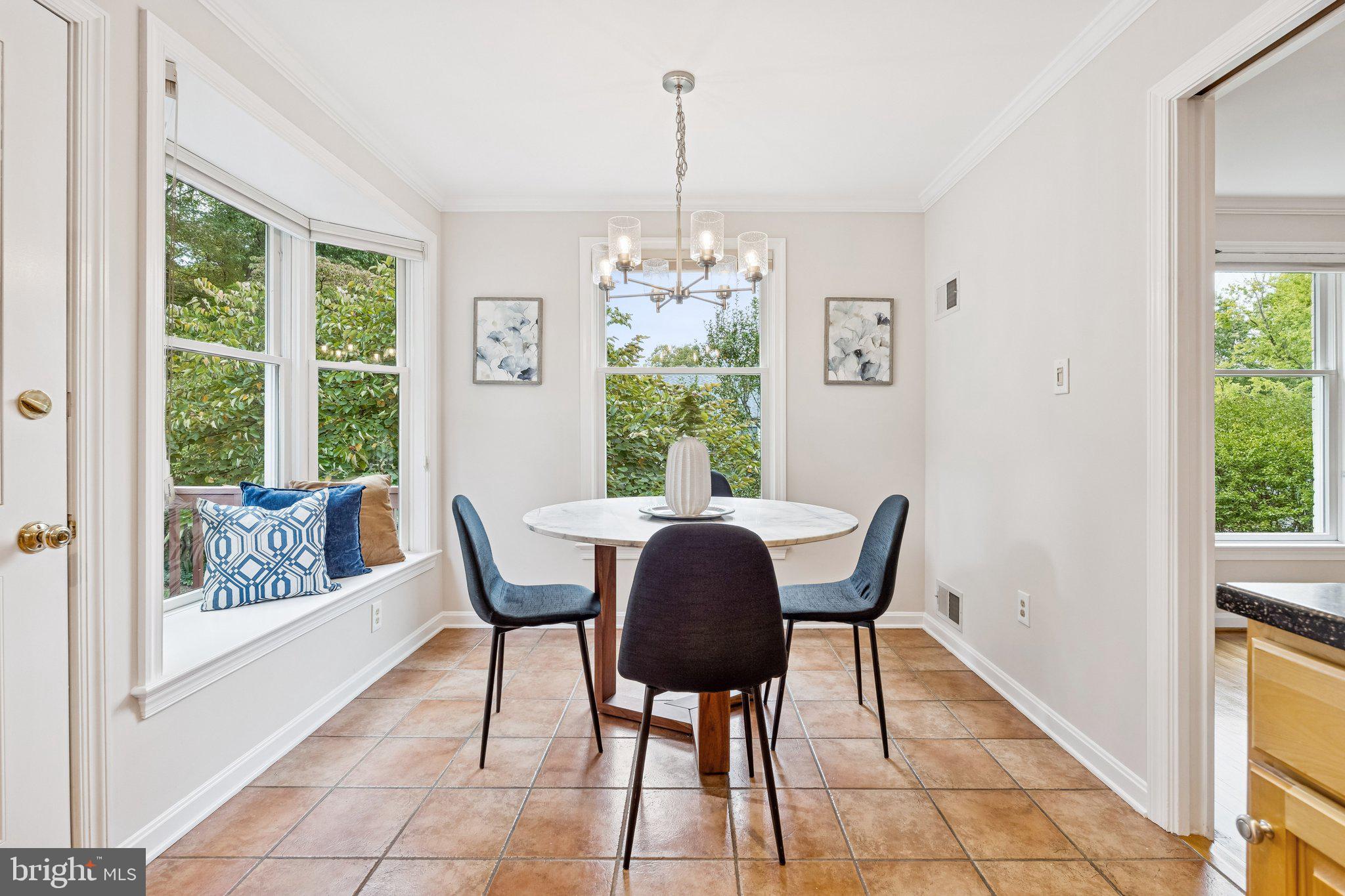 8510 West Howell Road Bethesda, MD 20817 - Photo 14 of 45 Kitchen Dining Area with Window Seat