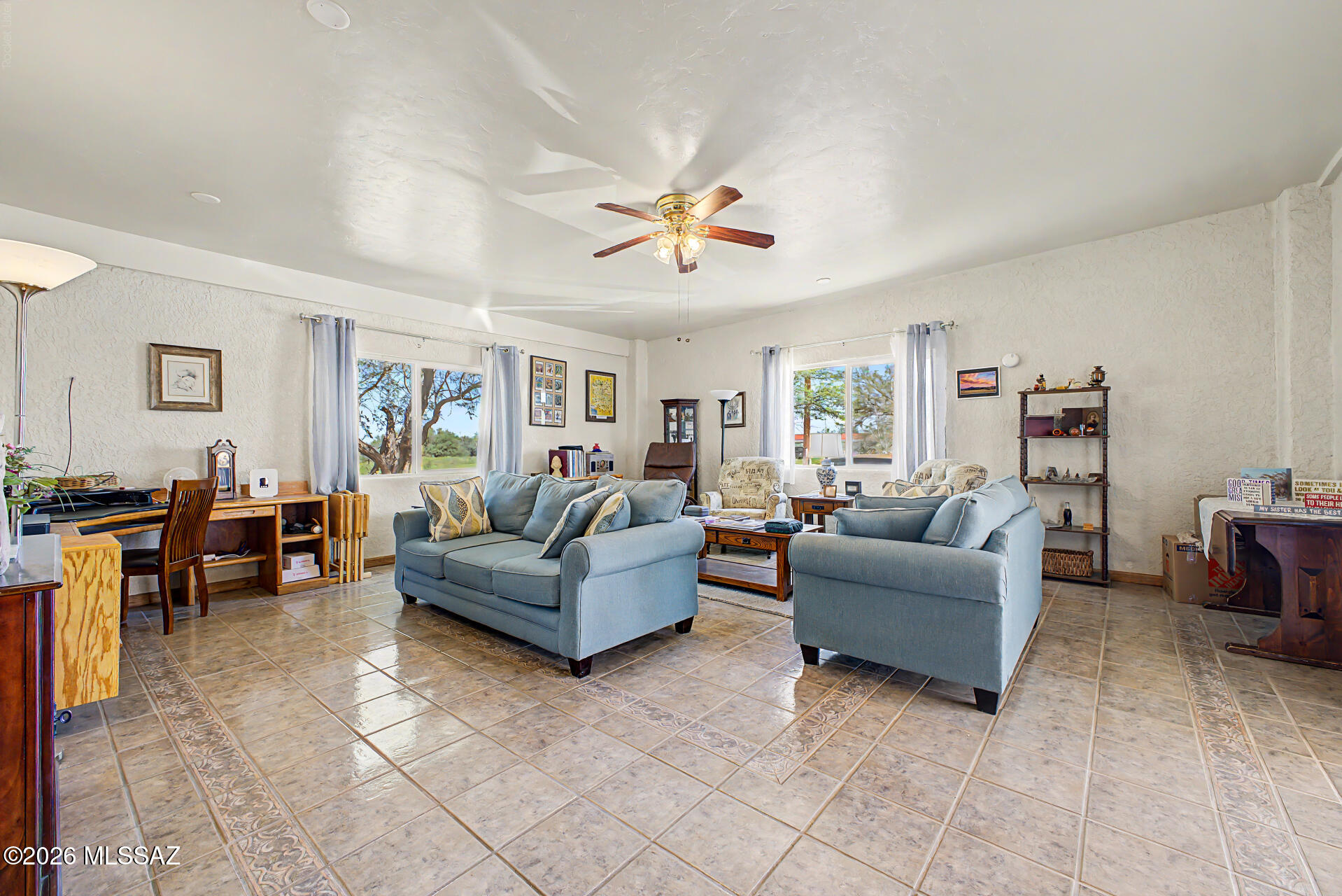6700 South Marstellar Road Tucson, AZ 85735 - Photo 10 of 27 Living Room
