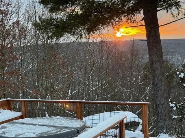 $725,000 | 385 Evergreen Lane, Narrowsburg, NY 12764