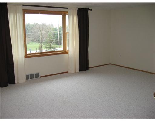 734 Armbrust - Hecla Road Mount Pleasant, PA 15666 - Photo 4 of 13 Living Room.