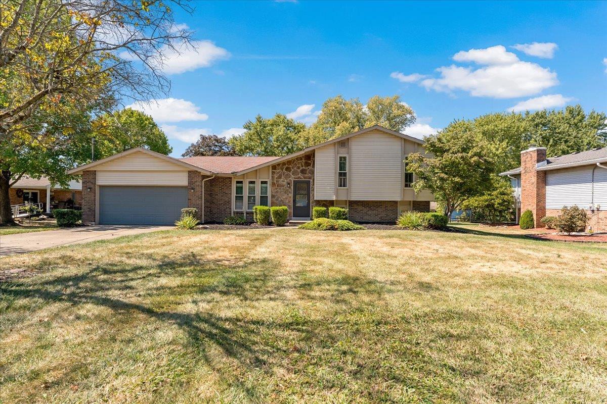 7587 Vinnedge Road Hamilton, OH 45011 - Photo 2 of 35