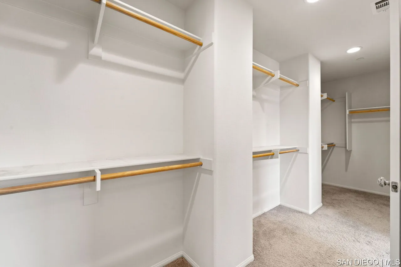 35858 Esperia Way Fallbrook, CA 92028 - Photo 23 of 37 a view of closet