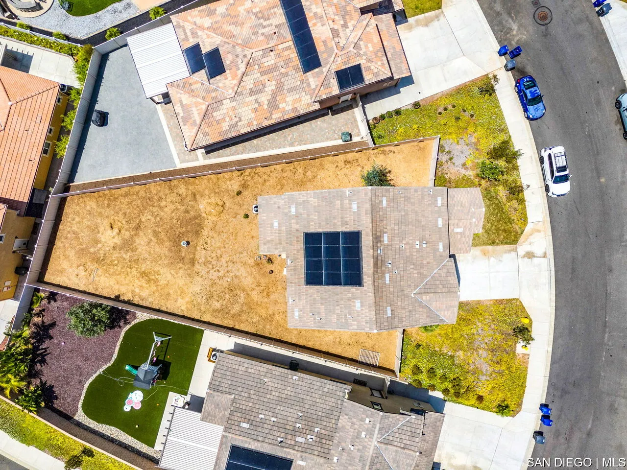 35858 Esperia Way Fallbrook, CA 92028 - Photo 34 of 37 a view of front door