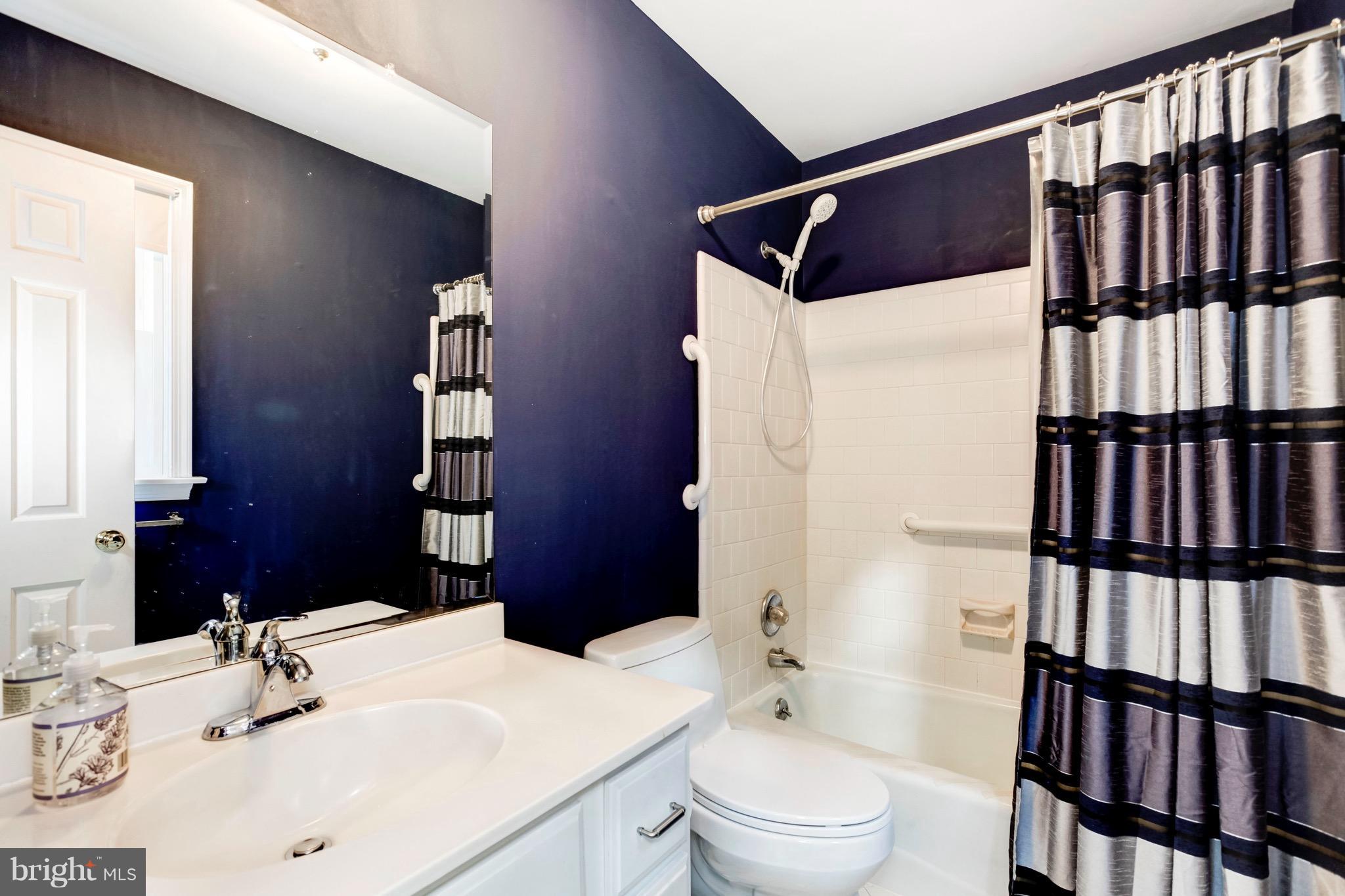 10310 Gary Road Potomac, MD 20854 - Photo 6 of 30 Full Bath Adjacent to Library/Bedroom