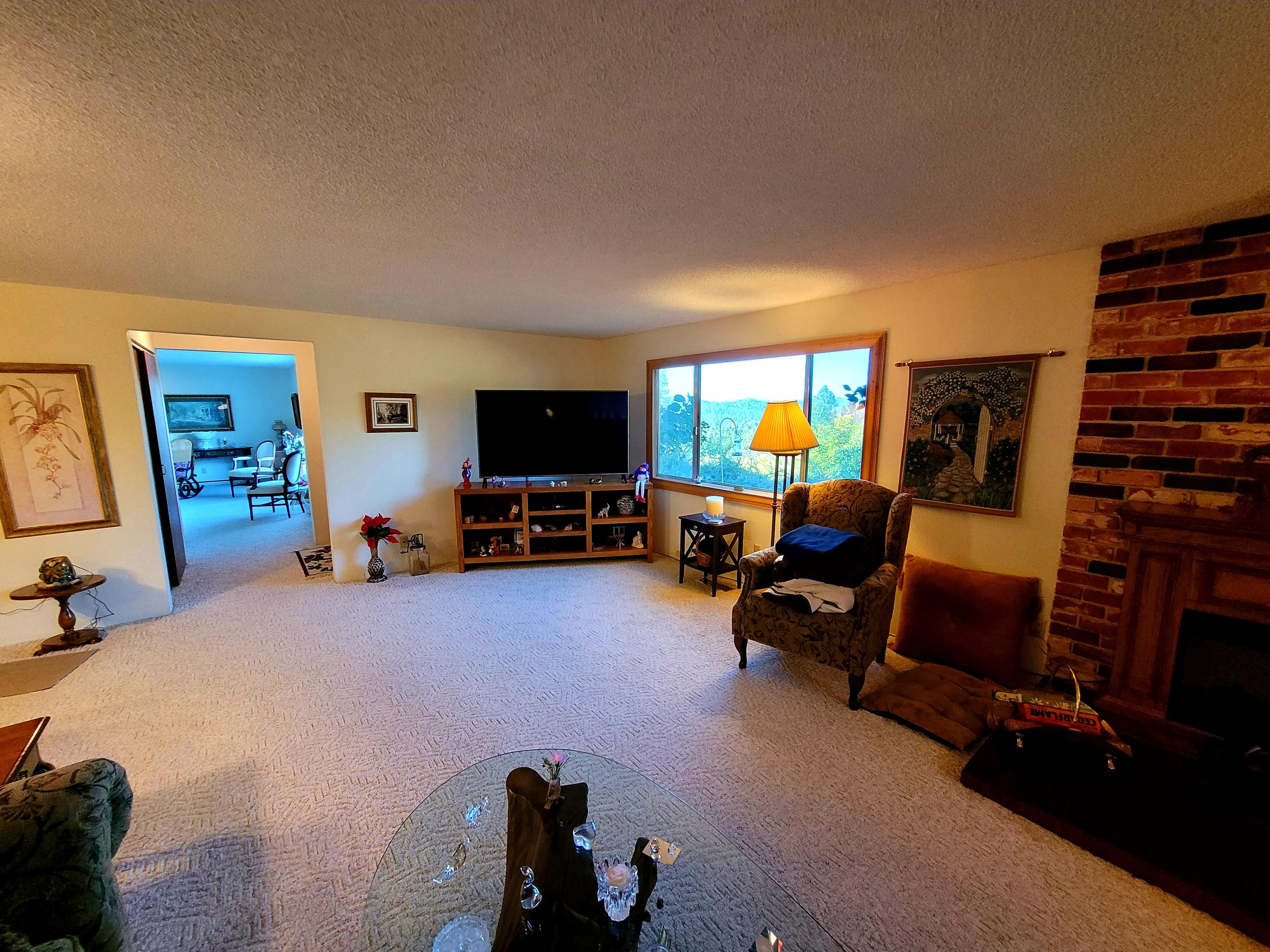 1515 Summit Loop Grants Pass, OR 97527 - Photo 15 of 43 15