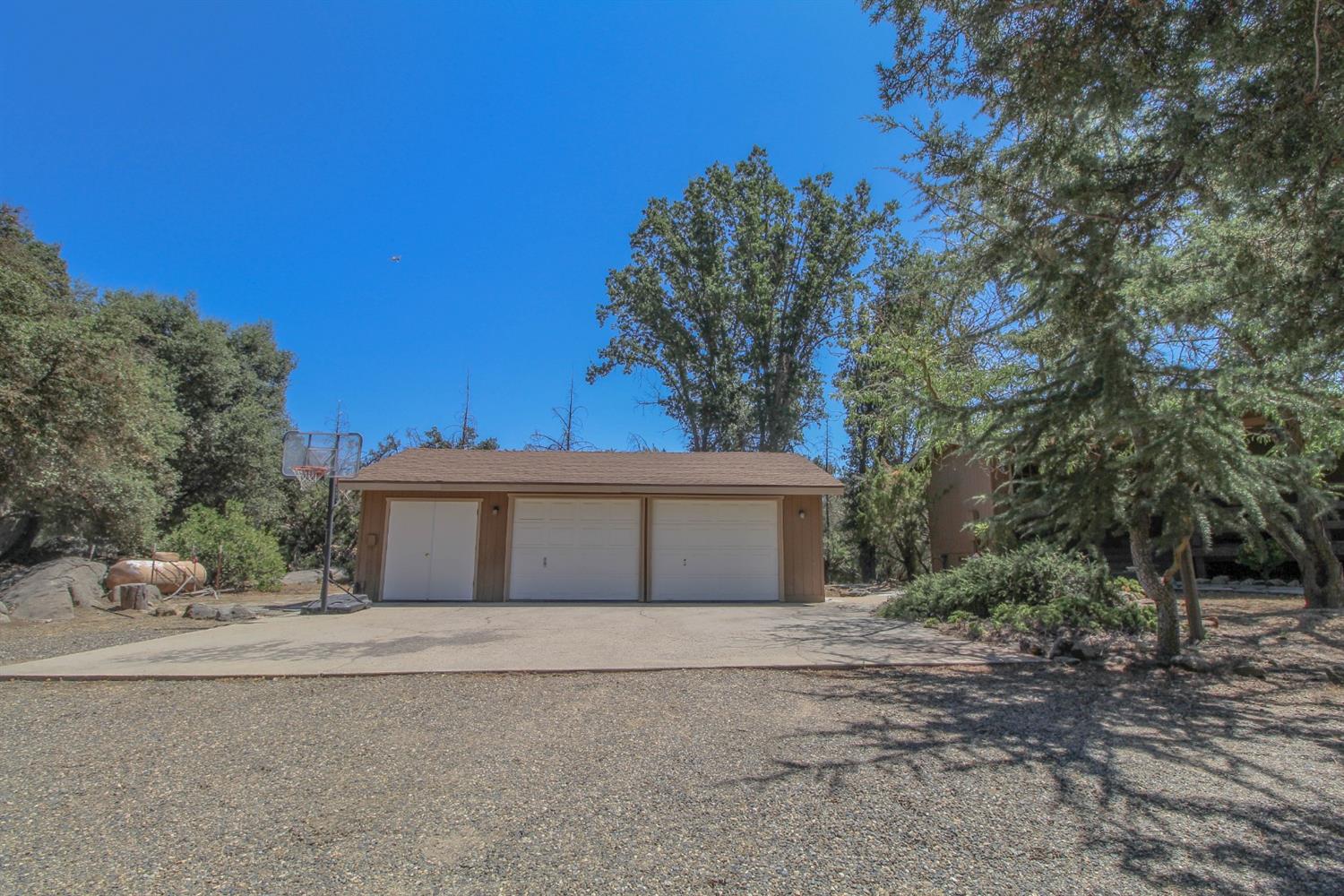 45236 Indian Rock Road Oakhurst, CA 93644 - Photo 17 of 59