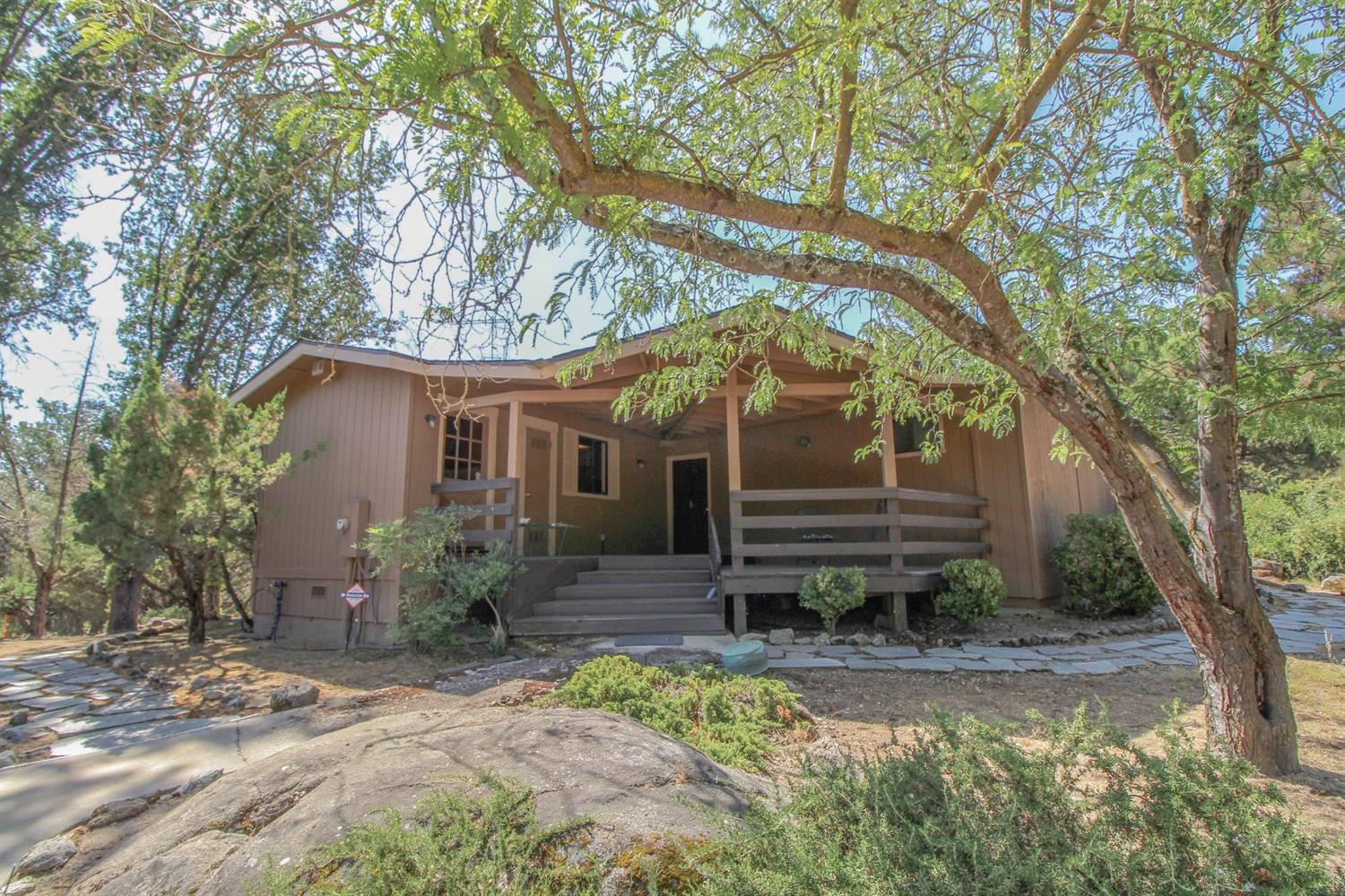 45236 Indian Rock Road Oakhurst, CA 93644 - Photo 4 of 59