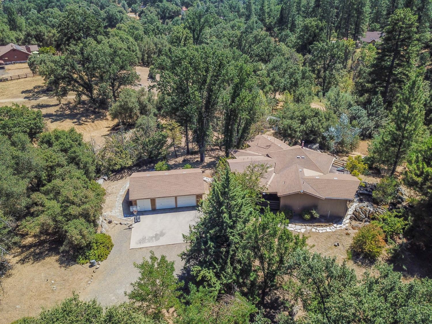 45236 Indian Rock Road Oakhurst, CA 93644 - Photo 10 of 59