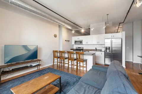 $335,000 | 849 North Franklin Street, Unit 1211, Chicago, IL 60610