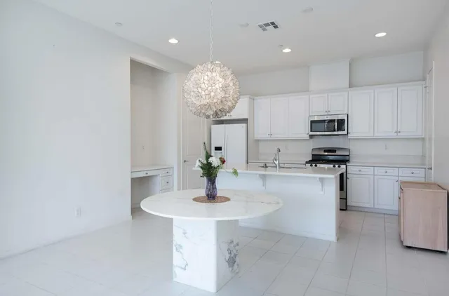 $3,200 | 2609 Via Calderia, Palm Desert, CA 92260