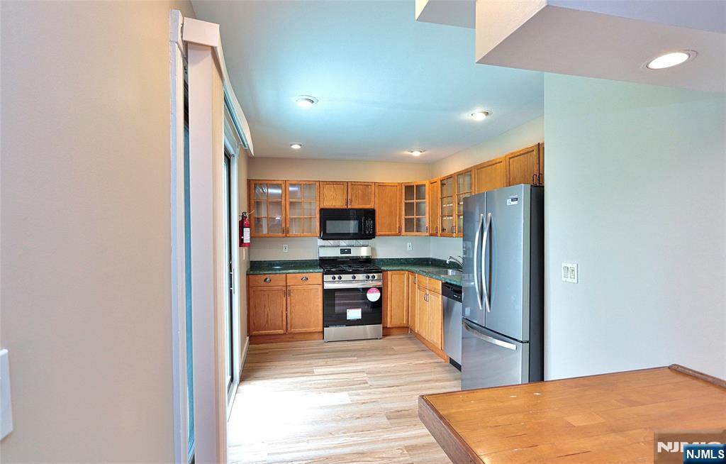 44 Christopher Street, Unit 2 Montclair, NJ 07042 - Photo 11 of 45