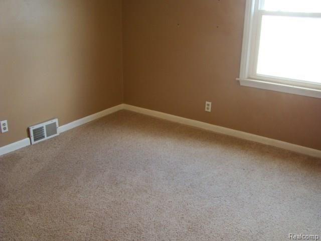 33555 Garfield Road Fraser, MI 48026 - Photo 12 of 16 DSC06864.JPG