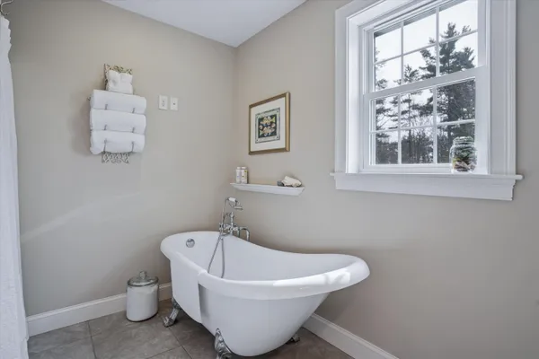 $950,000 | 30 Dow Road, Mont Vernon, NH 03057