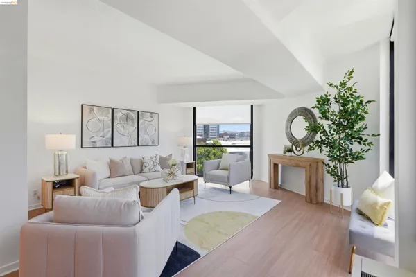 $689,000 | 6363 Christie Avenue, Unit 326, Emeryville, CA 94608