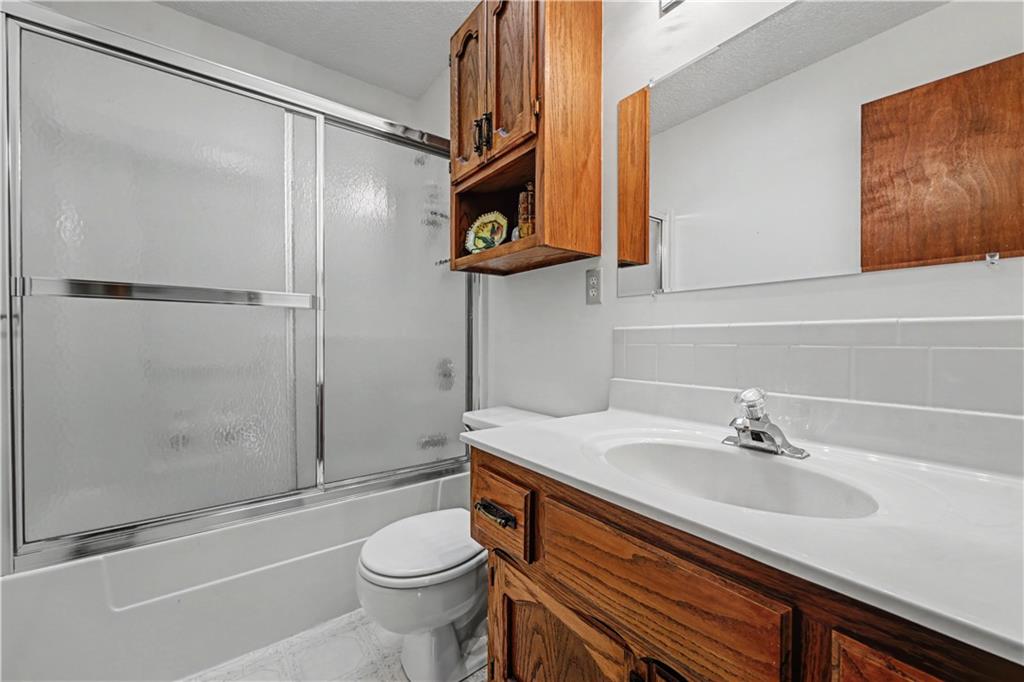 307 East Gore Road Raymore, MO 64083 - Photo 23 of 39