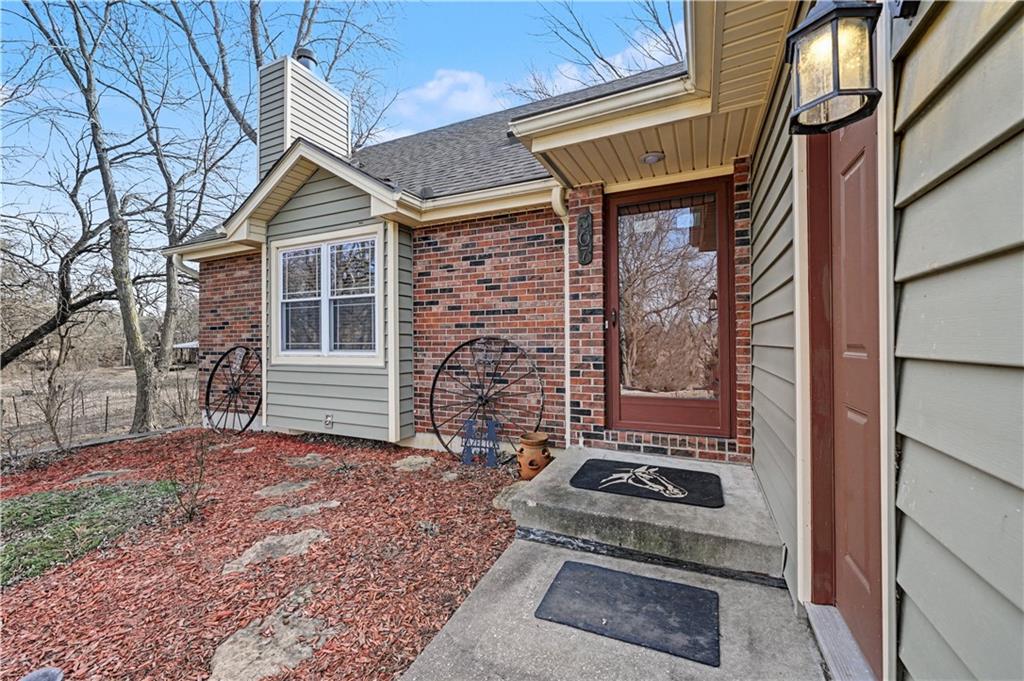 307 East Gore Road Raymore, MO 64083 - Photo 6 of 39